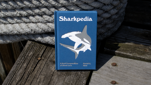 Sharkpedia front cover.